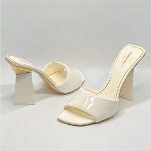 Valentino Garavani One Stud Hyper Slide Sandals In Patent Leather size 39.5
